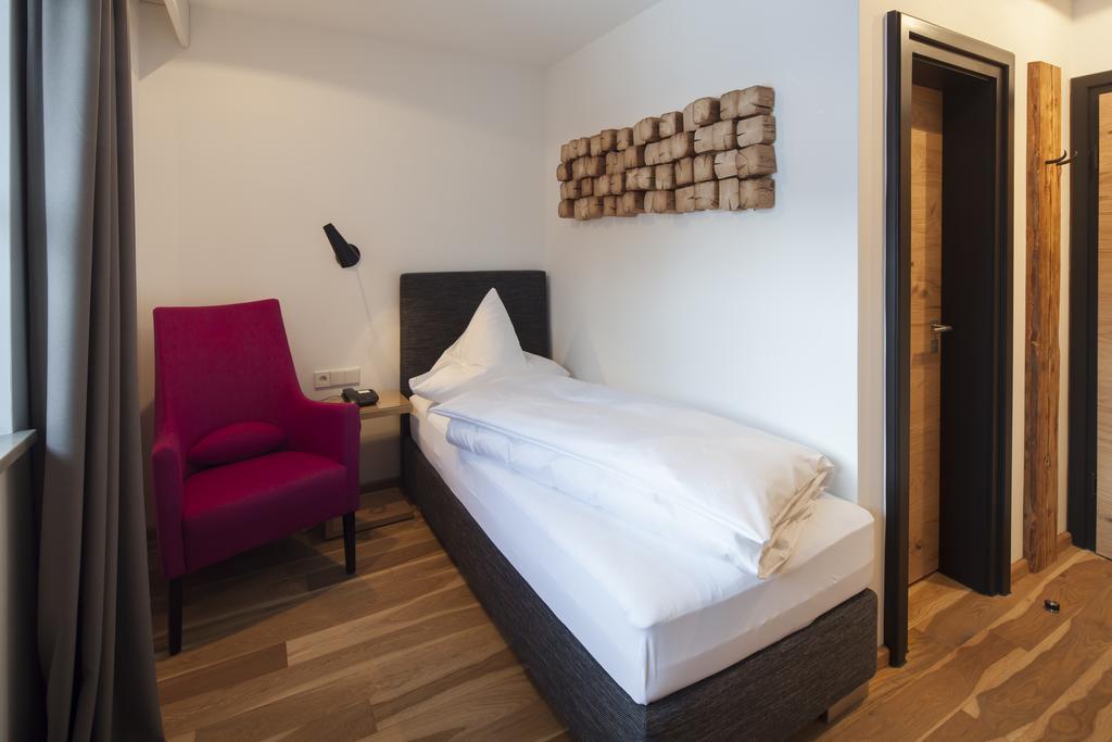 אוברסטדורף Boutique Hotel Gams מראה חיצוני תמונה